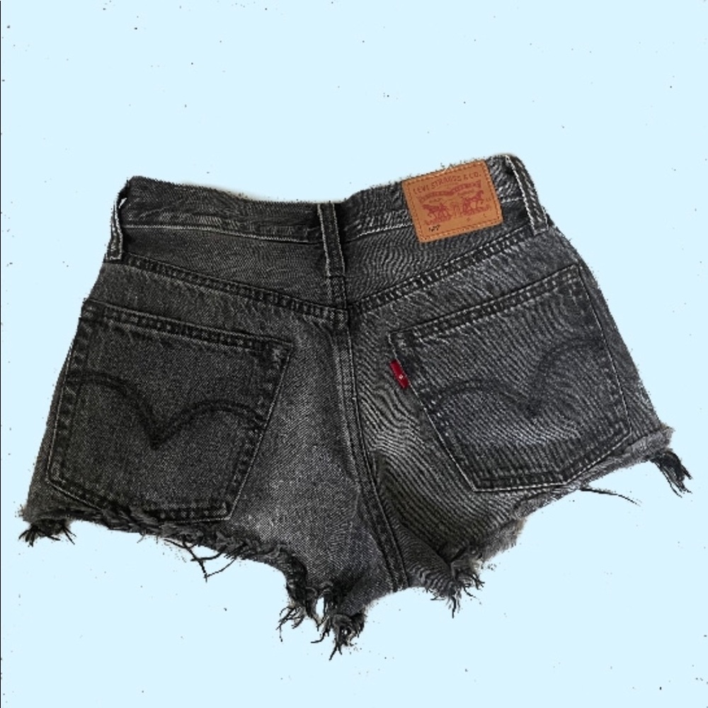 VINTAGE 501 LEVIS BLACK JEAN SHORTS